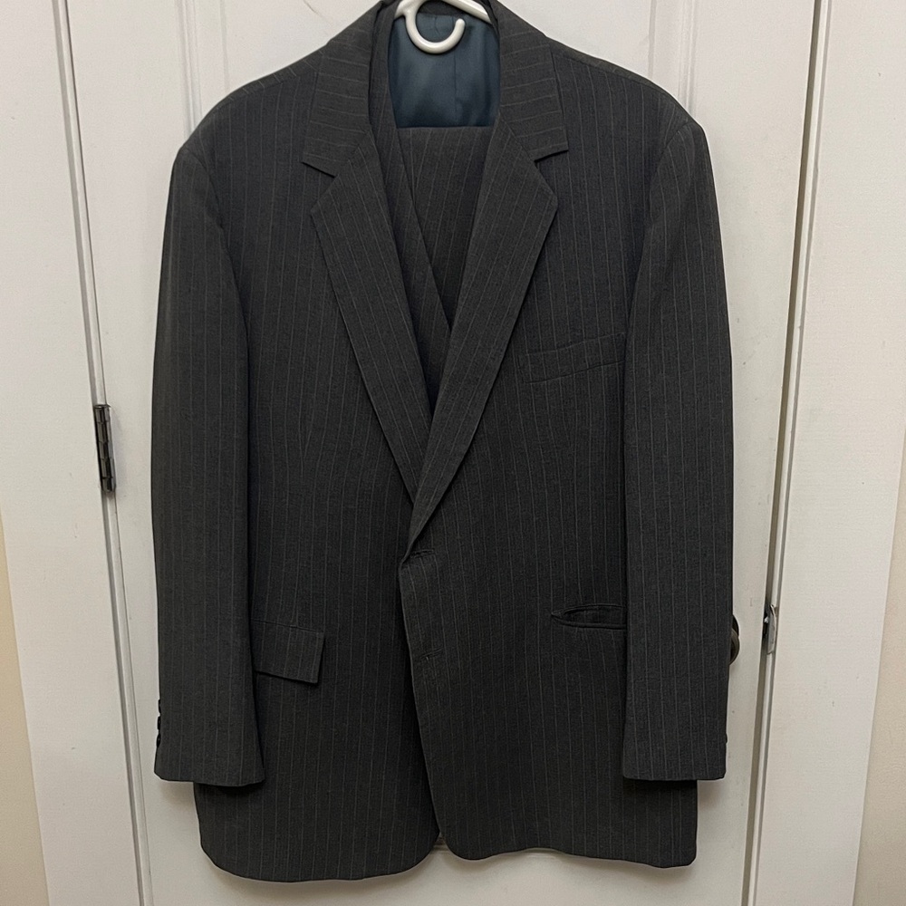 Sophisticated Charcoal Pinstripe Men's 3-pc Suit